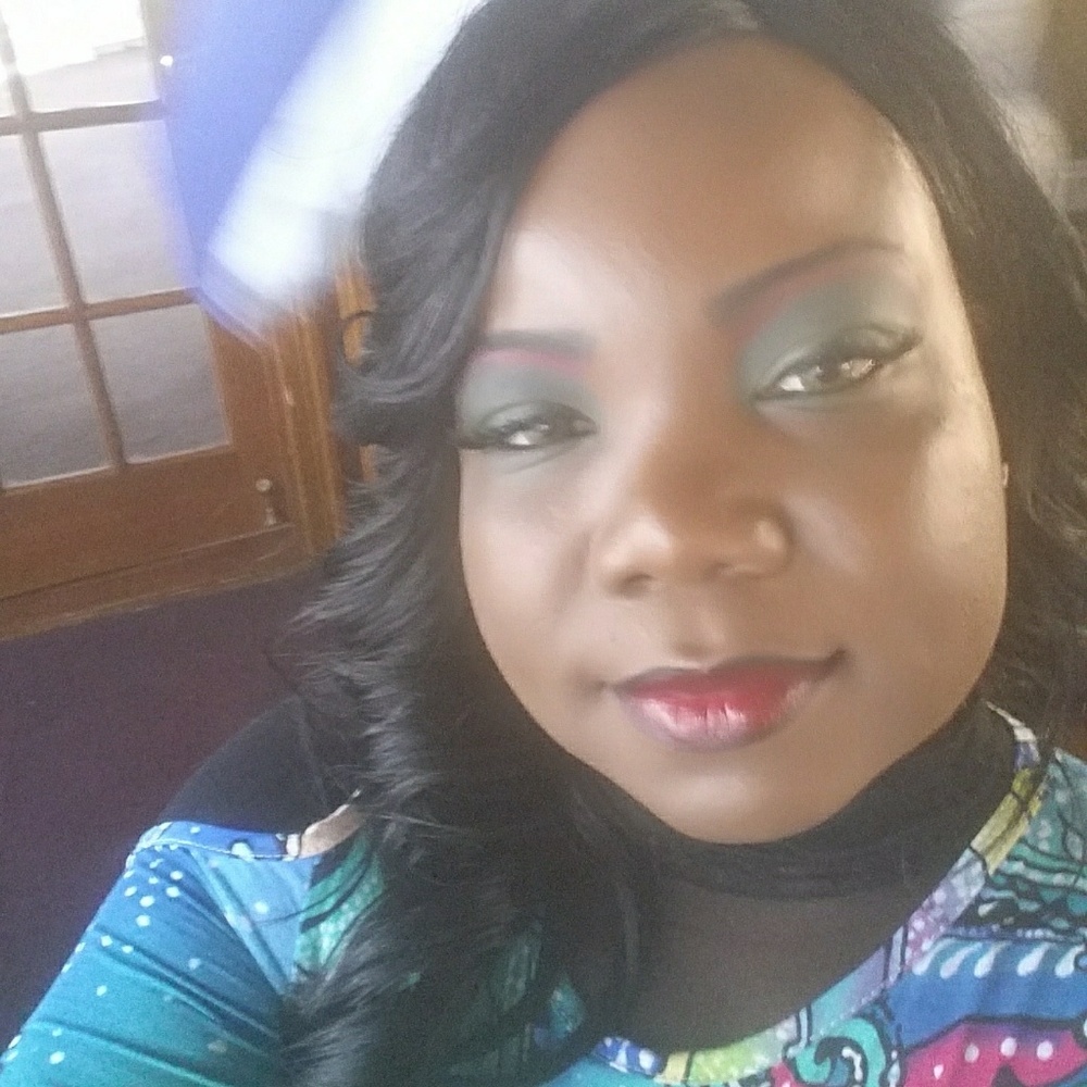 Meet your Posher, Latisha